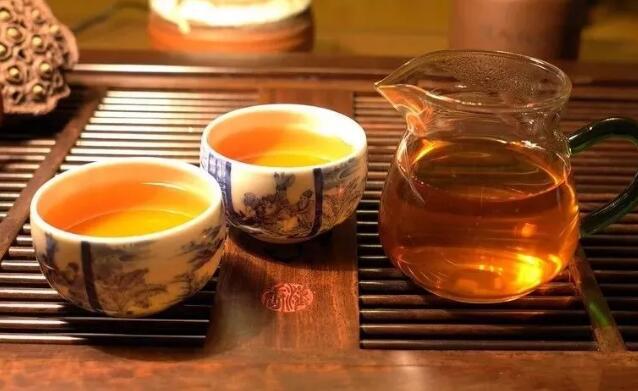 有关普洱茶茶汤的薄厚和清淡